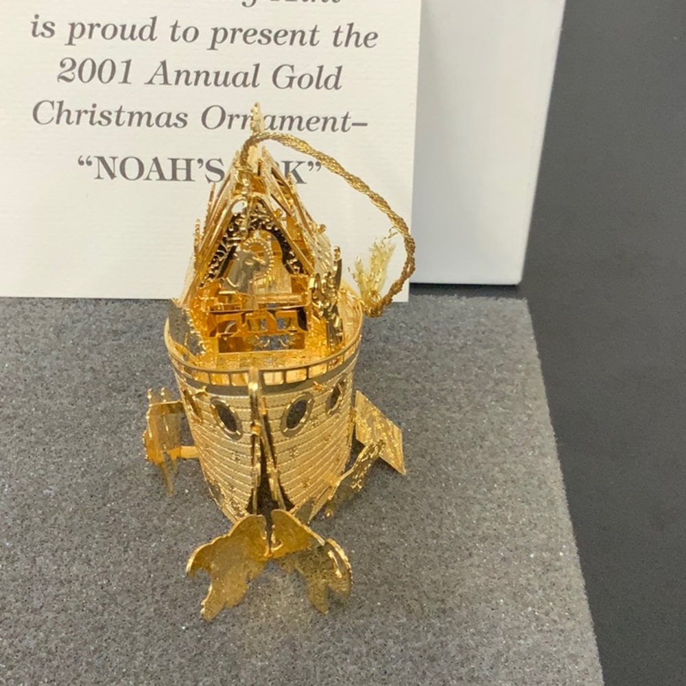 2001 23kt gold plated Noah’s Ark Christmas Ornament - Picture 3 of 4